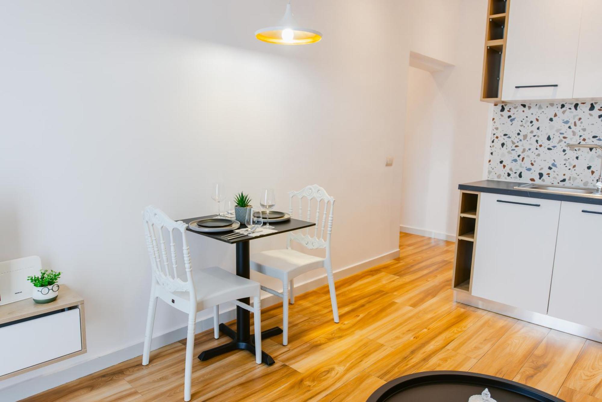 Durres Str Modern Apartments - The Nest Tirana Buitenkant foto
