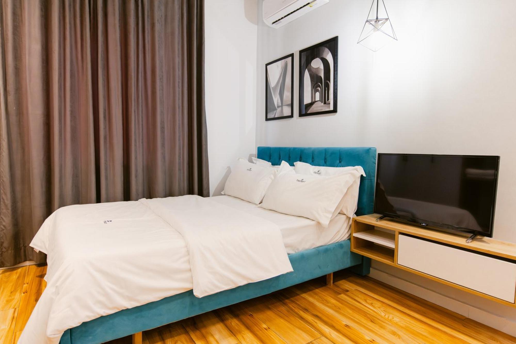 Durres Str Modern Apartments - The Nest Tirana Buitenkant foto