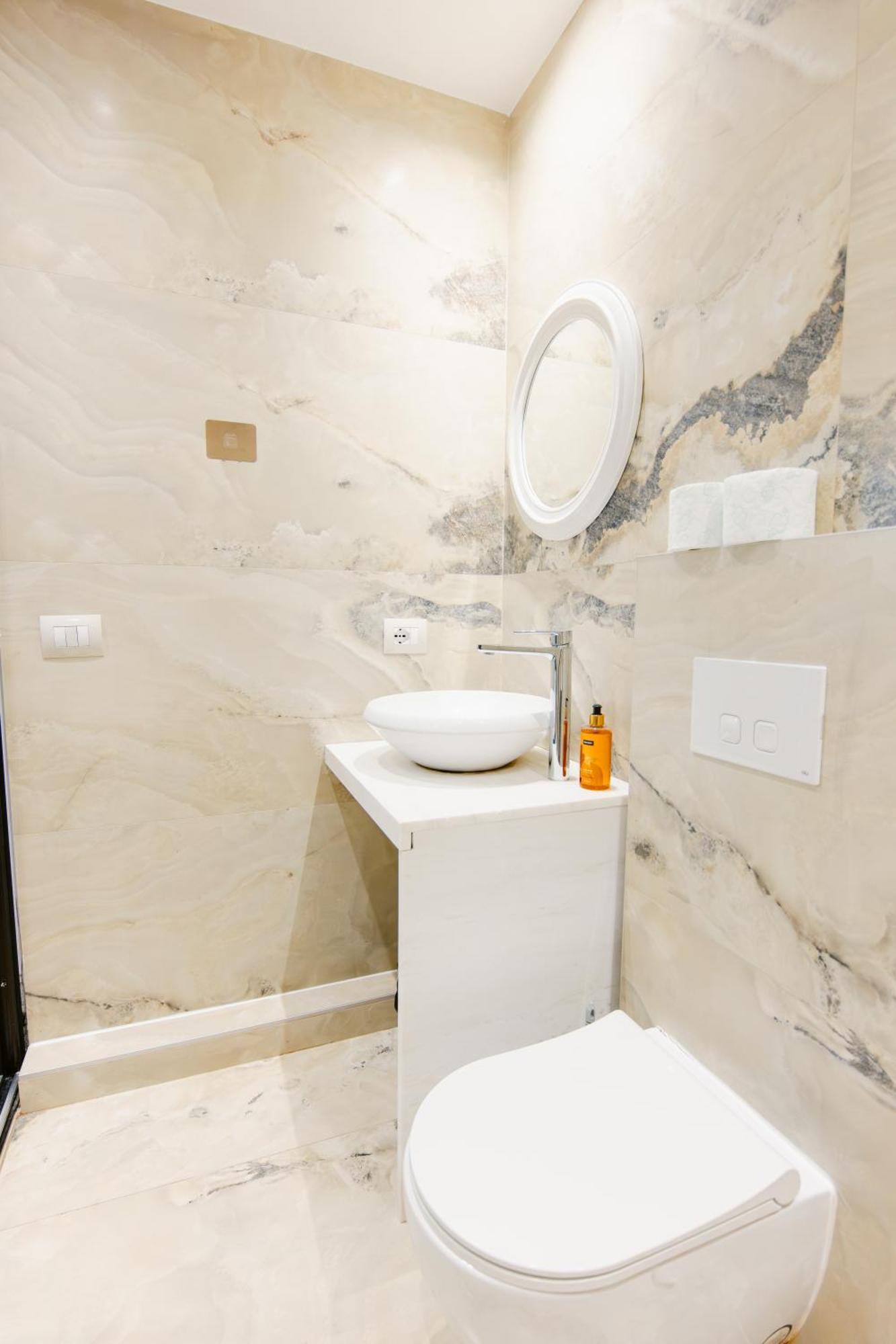 Durres Str Modern Apartments - The Nest Tirana Buitenkant foto
