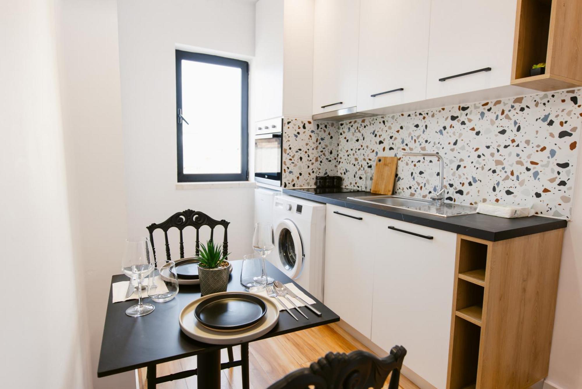 Durres Str Modern Apartments - The Nest Tirana Buitenkant foto