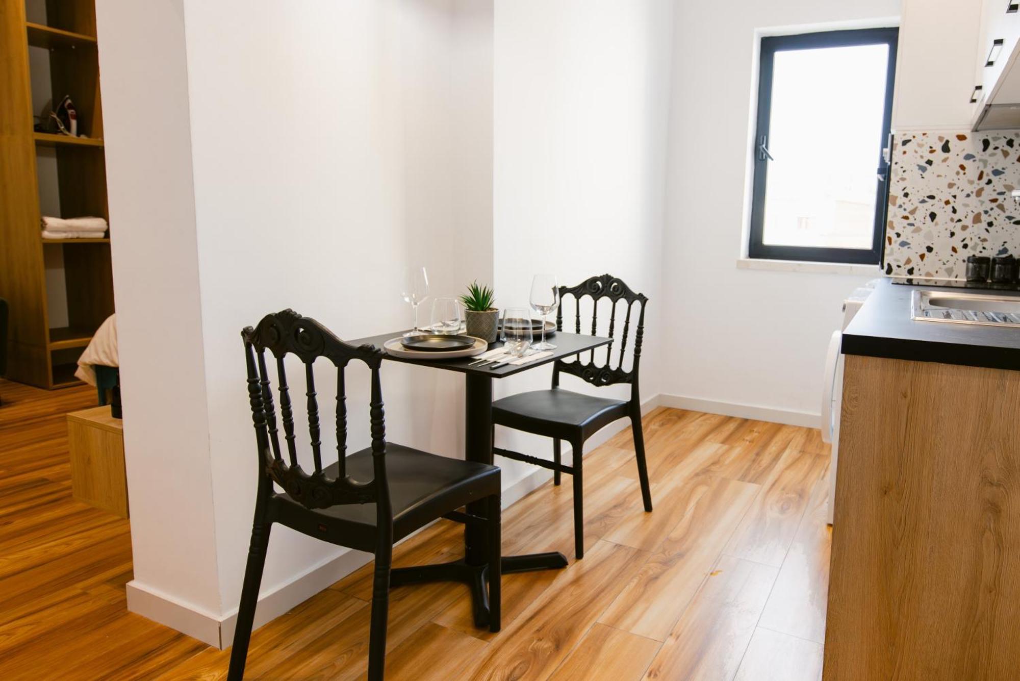 Durres Str Modern Apartments - The Nest Tirana Buitenkant foto